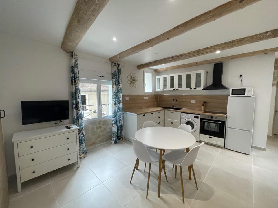 TV and multimedia, Dining area, pet friendly, stove, toaster