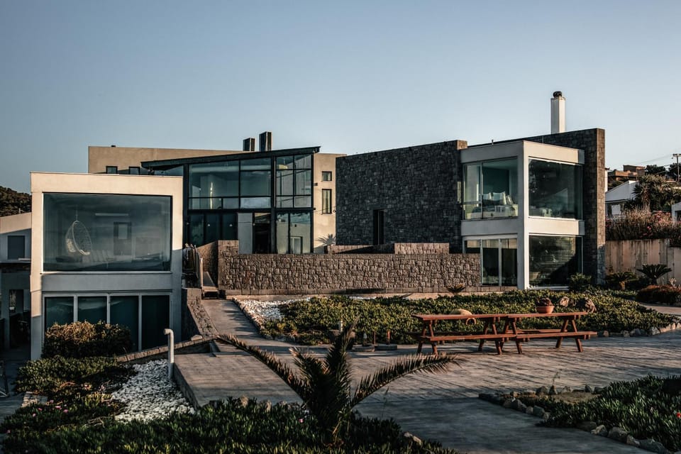 Property building, Patio, Day, Garden, Garden view