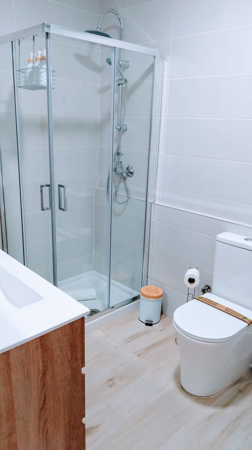 Shower, Bathroom, towels