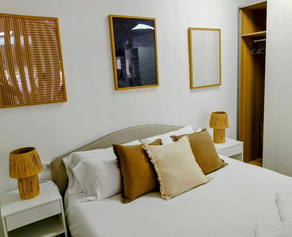 Bed, Photo of the whole room, Bedroom, wardrobe