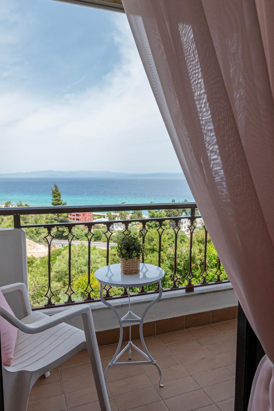 Patio, Day, Natural landscape, View (from property/room), Balcony/Terrace, Living room, Seating area, Sea view