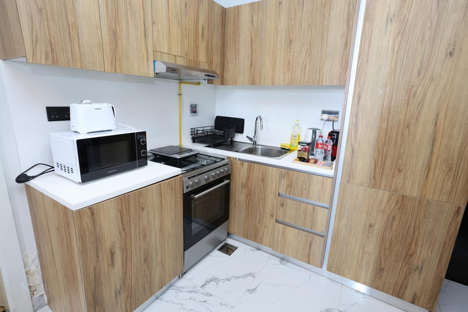 Kitchen or kitchenette, microwave, toaster, kitchen