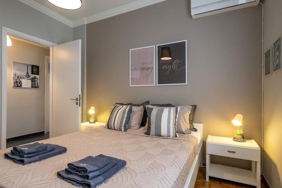 Bed, Photo of the whole room, Bedroom, towels, wardrobe, air conditioner
