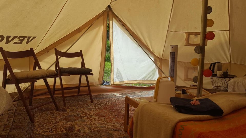 Tente Safari équipée Campground/ 
RV Resort in Nouvelle-Aquitaine