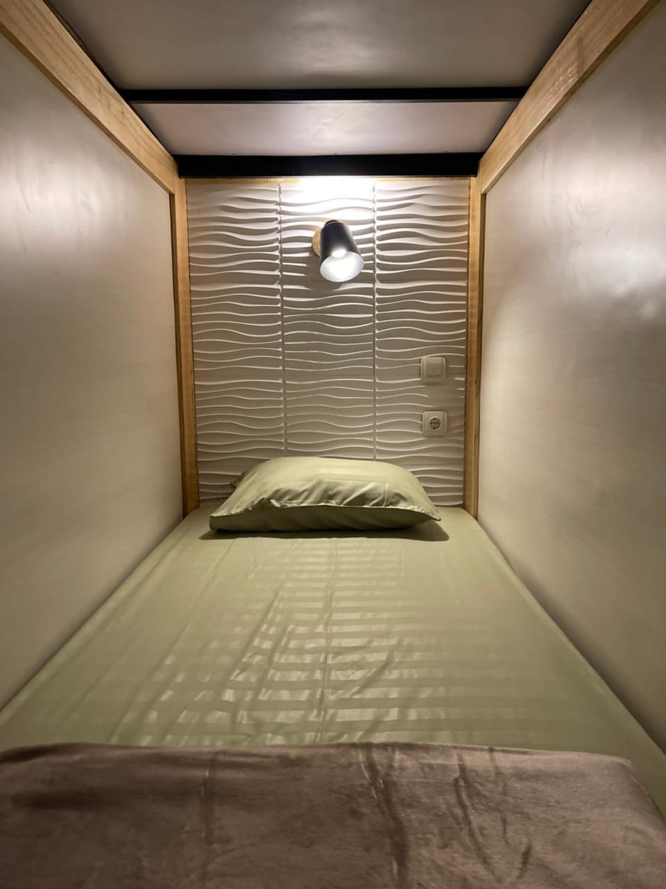 Bed, bunk bed