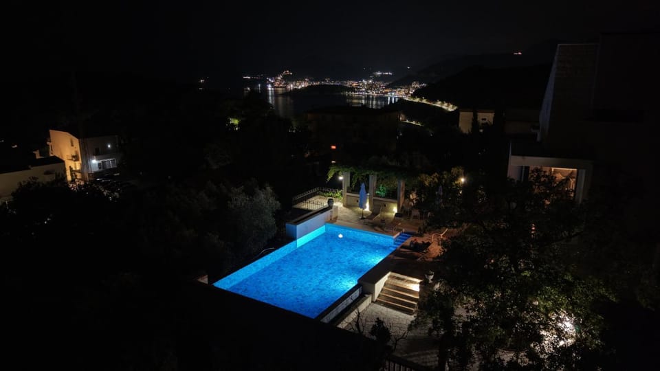 Property building, Swimming pool