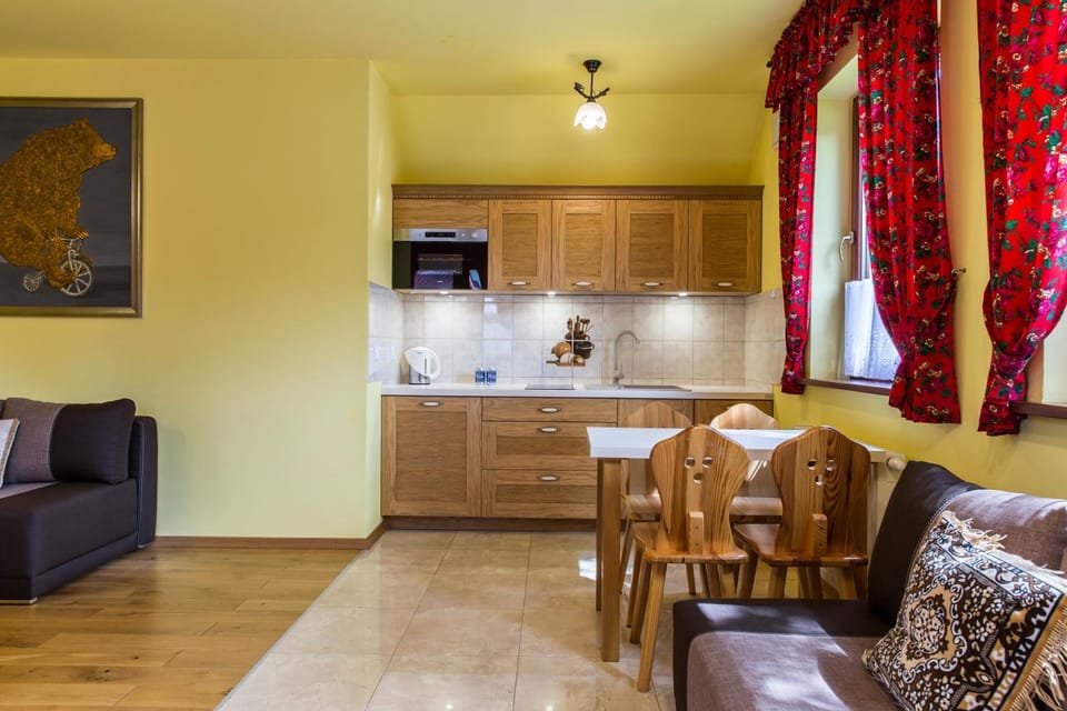 Dining area, Family