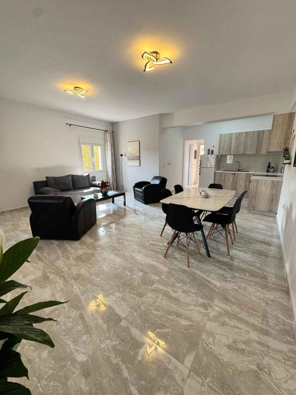 Kitchen or kitchenette, Living room, Seating area, Dining area, pet friendly, stove