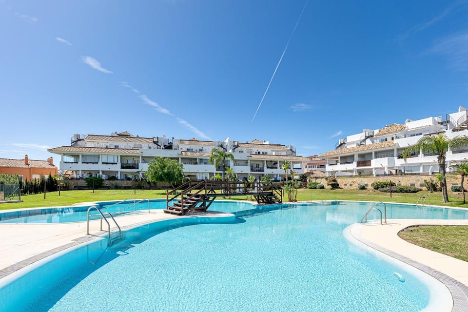 797 HOLIDAY RENTALS -Atico con solarium y vistas panoramicas Apartment in Benalmadena