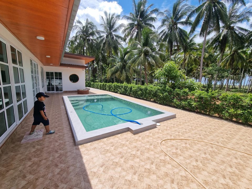 Balcony/Terrace, Swimming pool