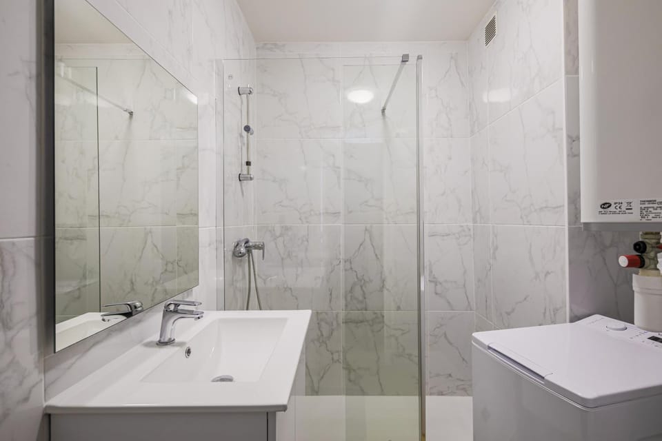 Shower, Bathroom