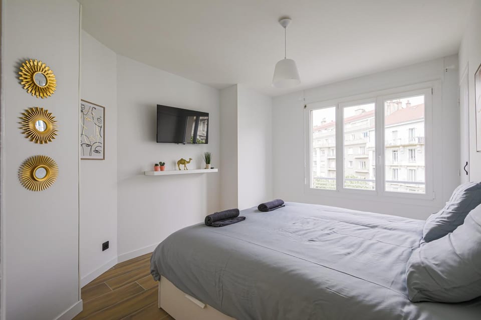 TV and multimedia, Photo of the whole room, Bedroom