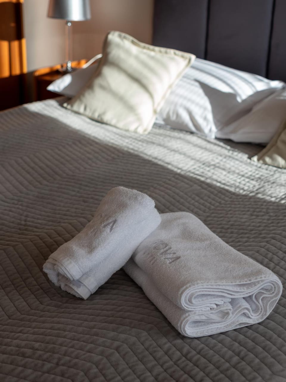 Bed, Photo of the whole room, Bedroom, towels