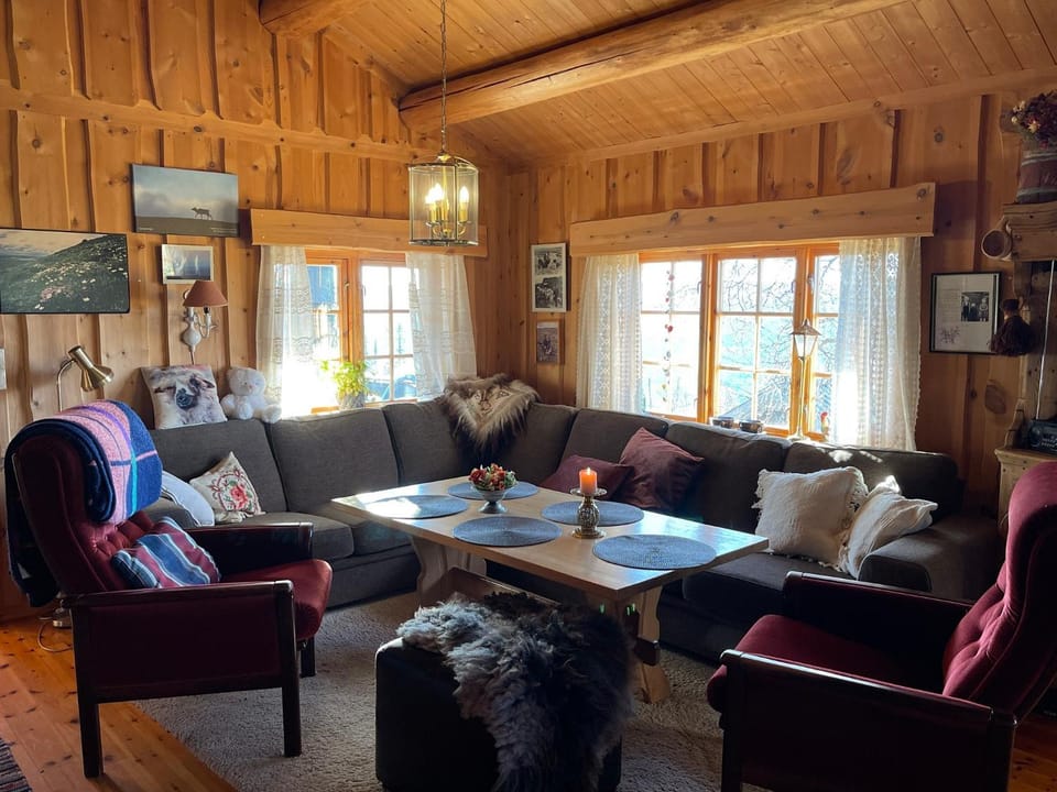 Seating area, Dining area