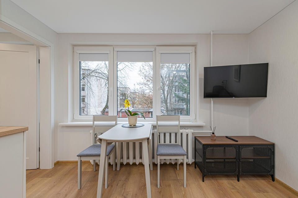 TV and multimedia, Living room, Seating area, Dining area, Evening entertainment