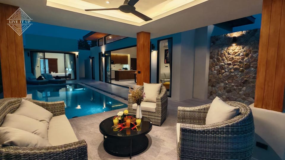 Seating area, Swimming pool