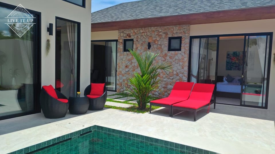 Swimming pool, sunbed