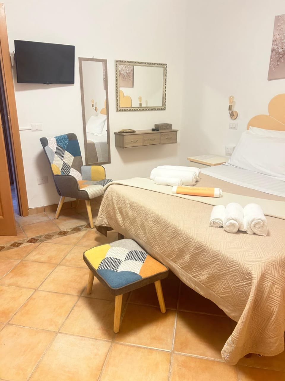 Bed, Photo of the whole room