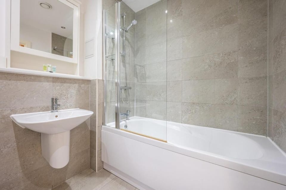 Waterside - Free Parking - WIFI - Great Location Apartment in Cardiff