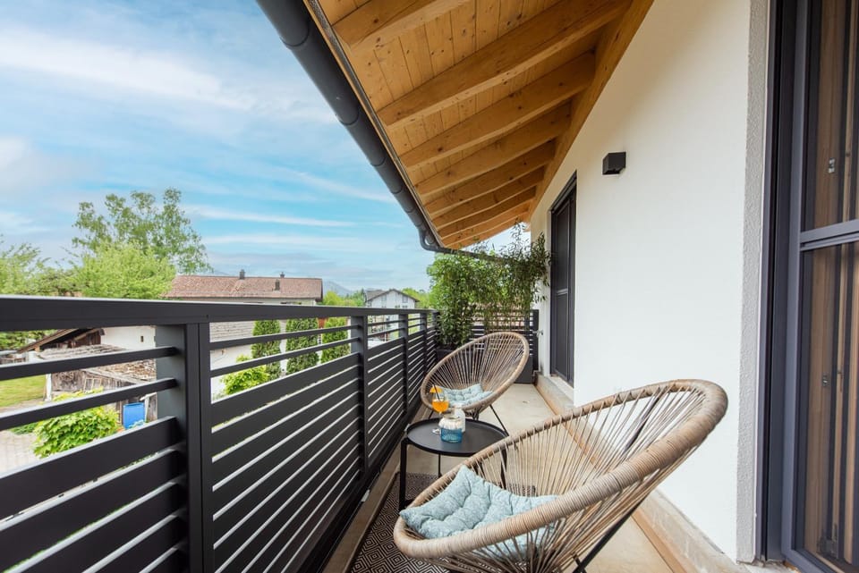 View (from property/room), Balcony/Terrace, Seating area