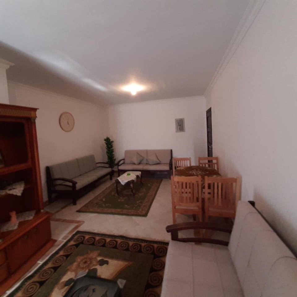 للأيجار مفروش بسكن مصر الداون تاون - امام جامعه نوال الدجوى وطريق الواحات Apartment in Egypt