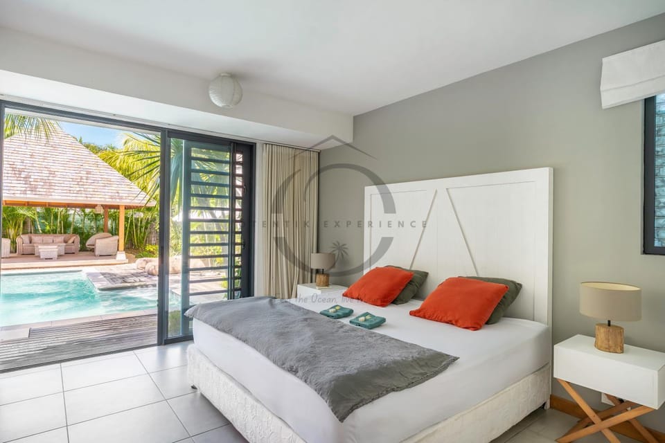 Patio, Bed, Natural landscape, Bedroom, Pool view, Swimming pool, towels