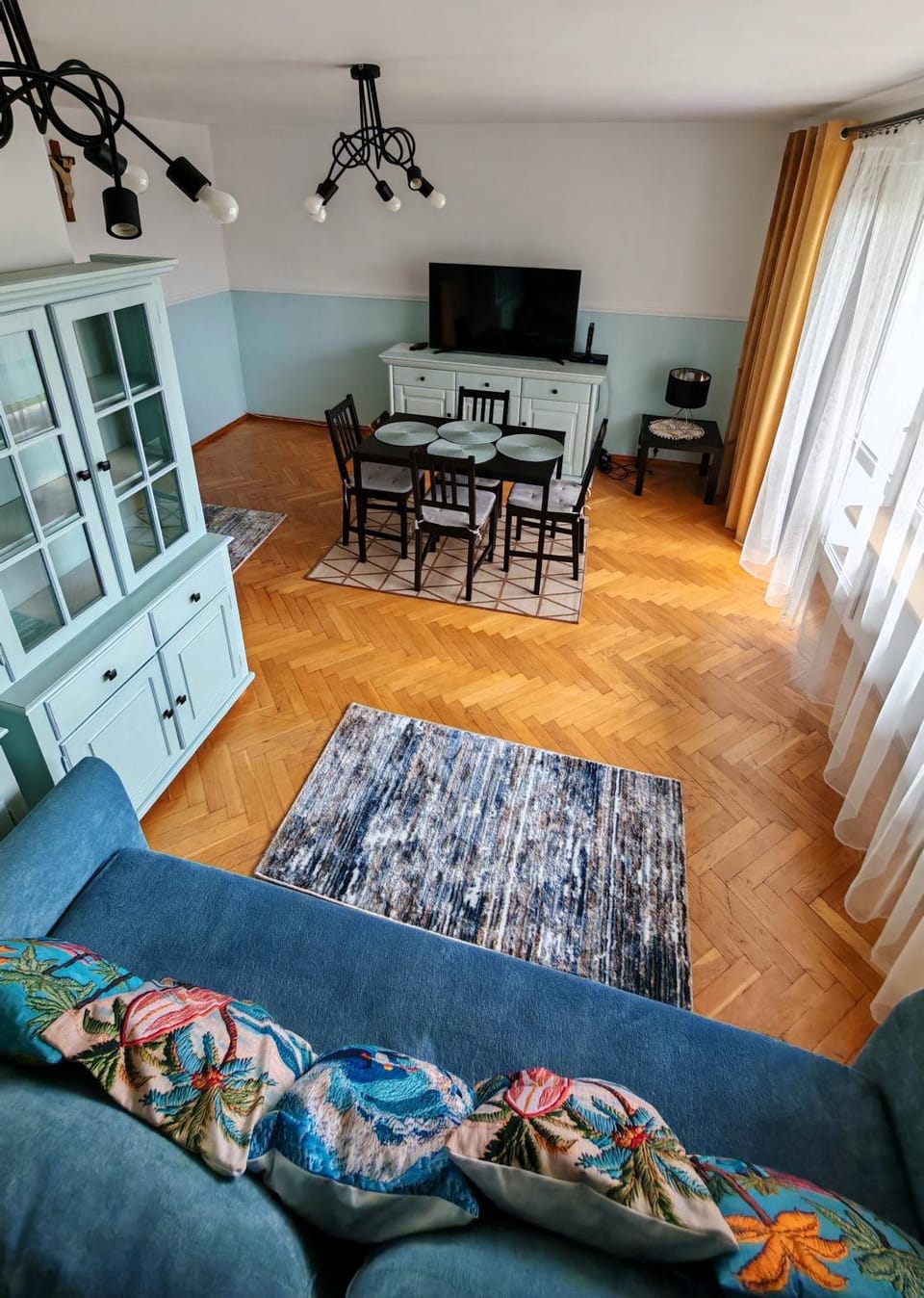 Communal lounge/ TV room, TV and multimedia, Living room, Photo of the whole room, Seating area, Dining area, Evening entertainment, wardrobe