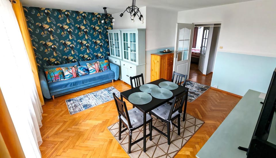 Communal lounge/ TV room, TV and multimedia, Living room, Photo of the whole room, Seating area, Dining area