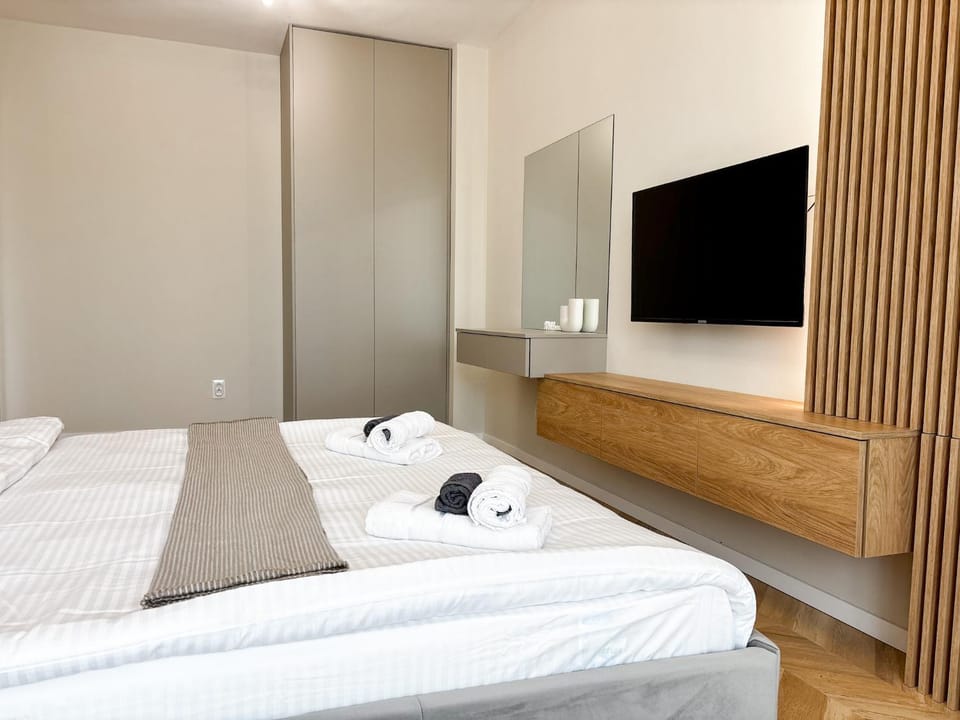Airport Nest Private Parking, AC and Smart TV Apartment in Cluj-Napoca