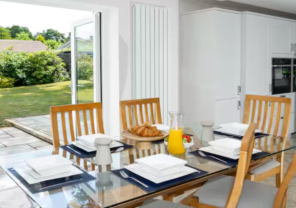 Dining area, Garden view
