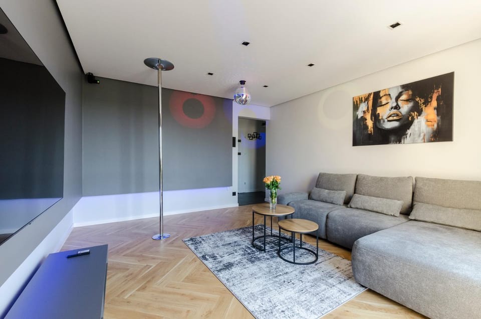 TV and multimedia, Living room, Seating area