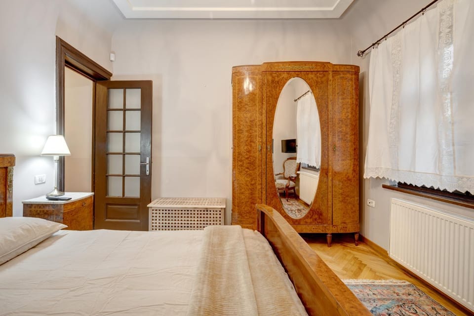 Bed, Photo of the whole room, Bedroom, heating, wardrobe