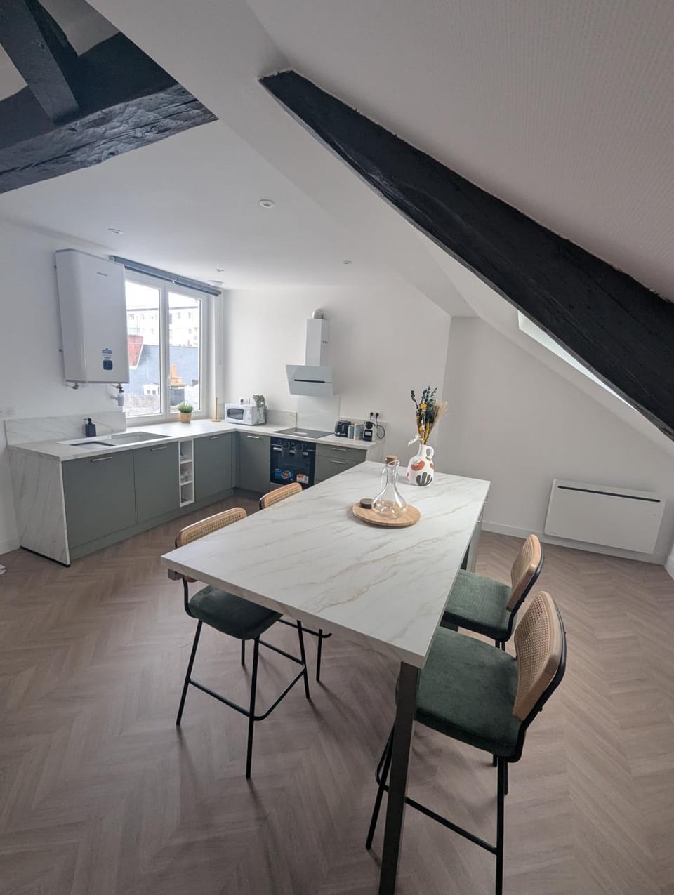 Kitchen or kitchenette