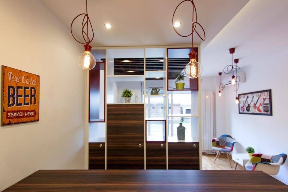 Kitchen or kitchenette, Decorative detail, Dining area