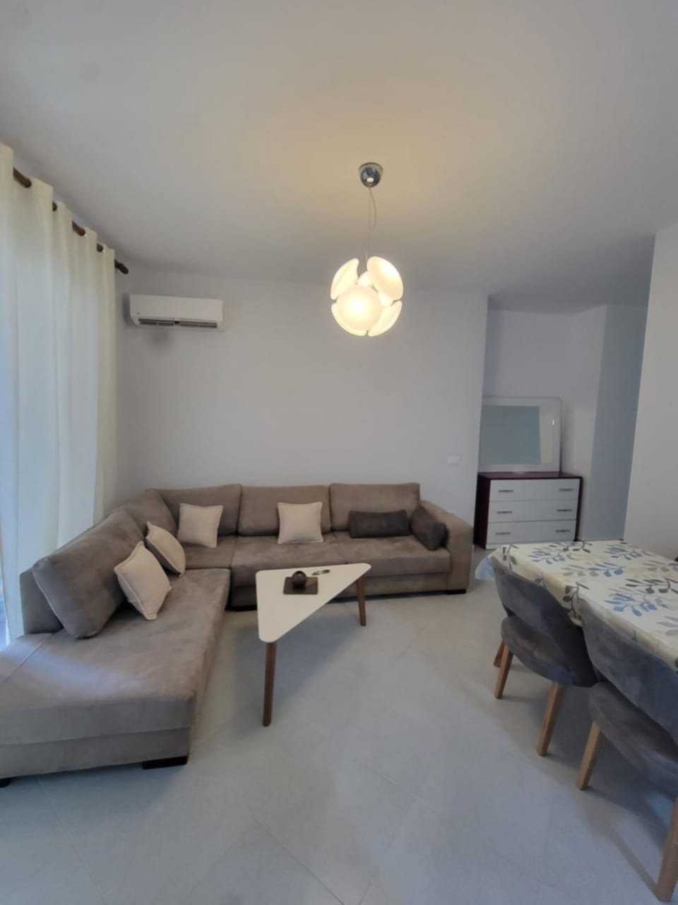 Living room, Dining area, air conditioner