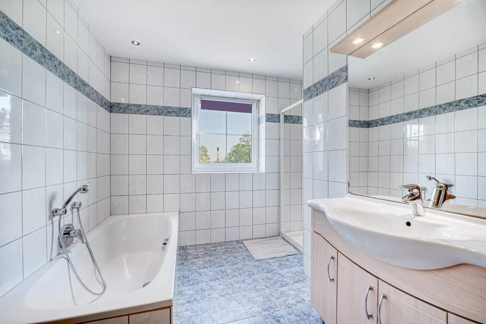 Bathroom, Living room