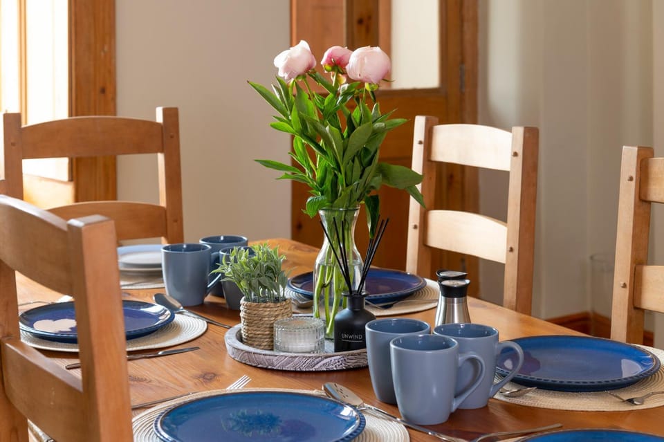 Food and drinks, Dining area, Food