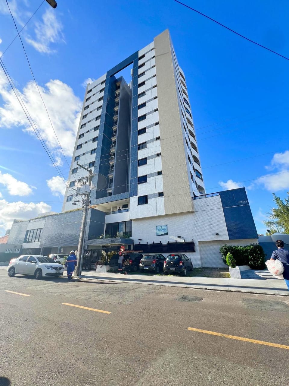 Property building, Facade/entrance, Day