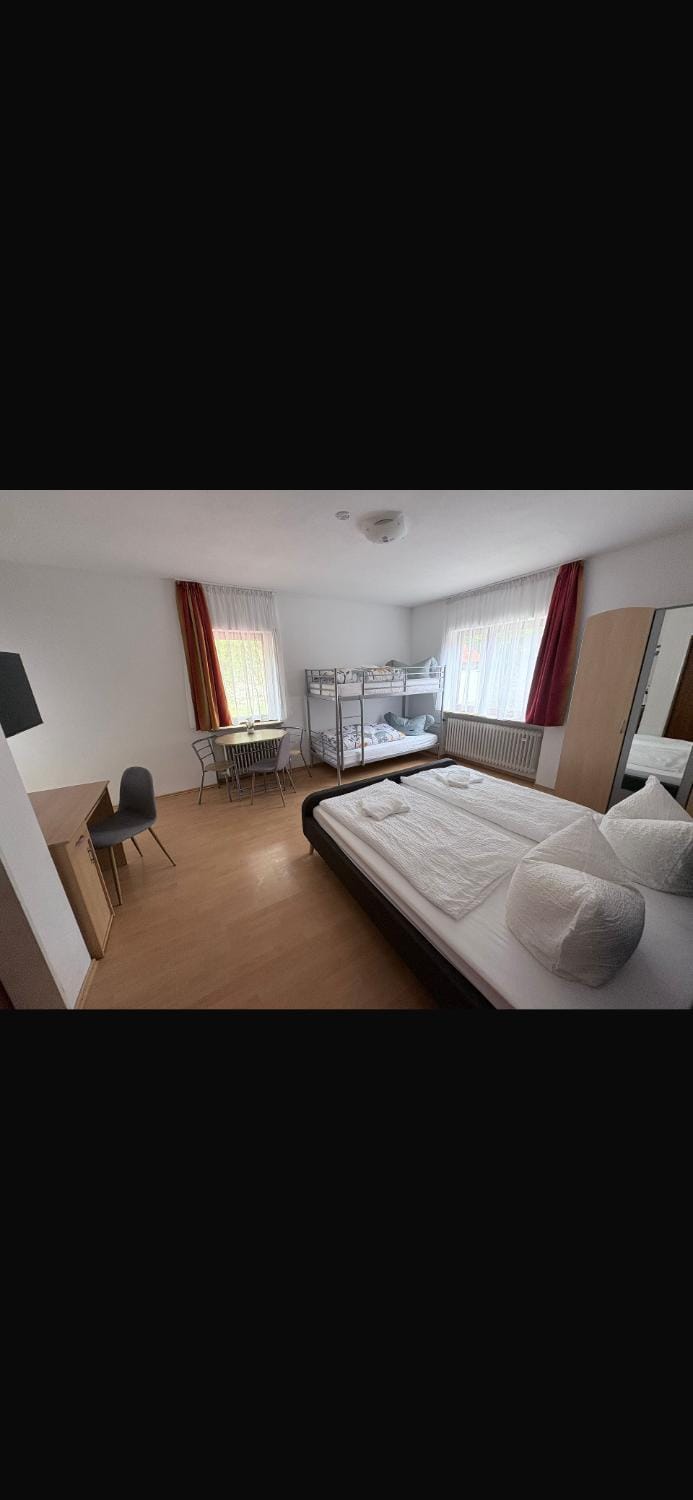Bed, TV and multimedia, Photo of the whole room, Seating area