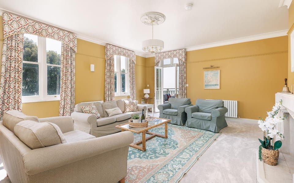 Communal lounge/ TV room, Living room