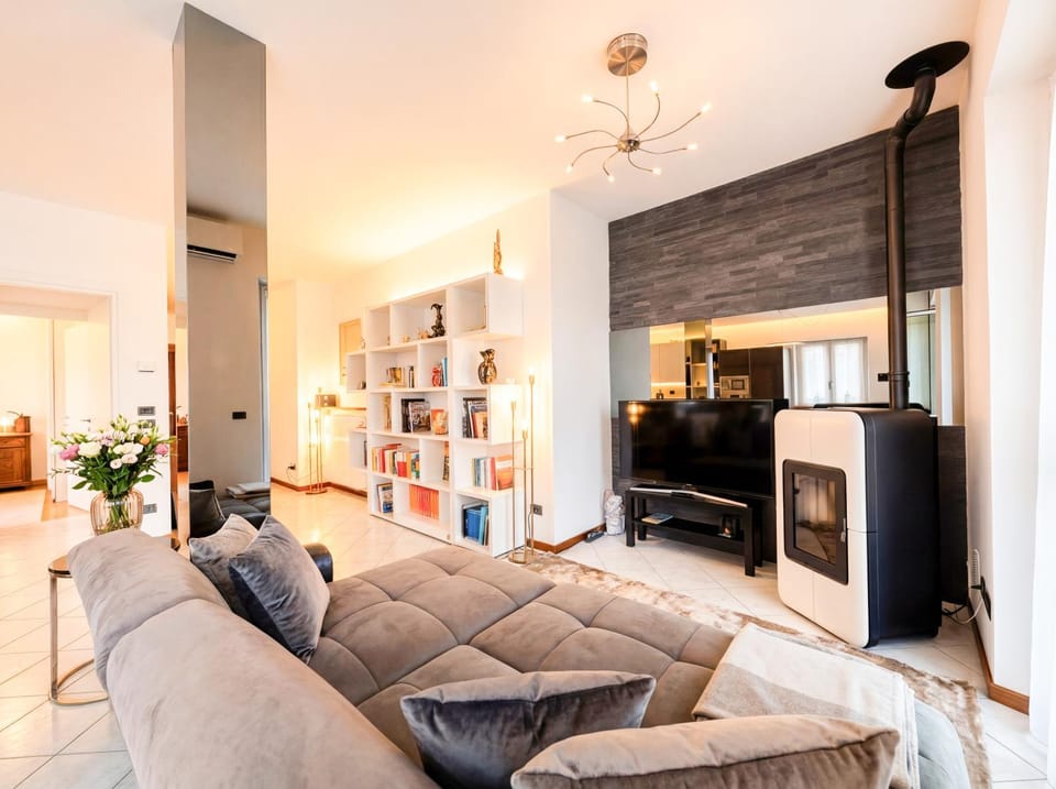 TV and multimedia, Living room, Seating area