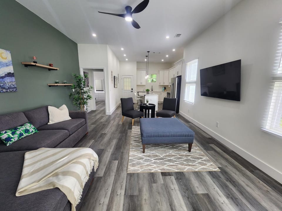 Brand New 3-Bedroom Duplex in Perfect Location Between Downtown Atlanta & Airport Apartment in Atlanta