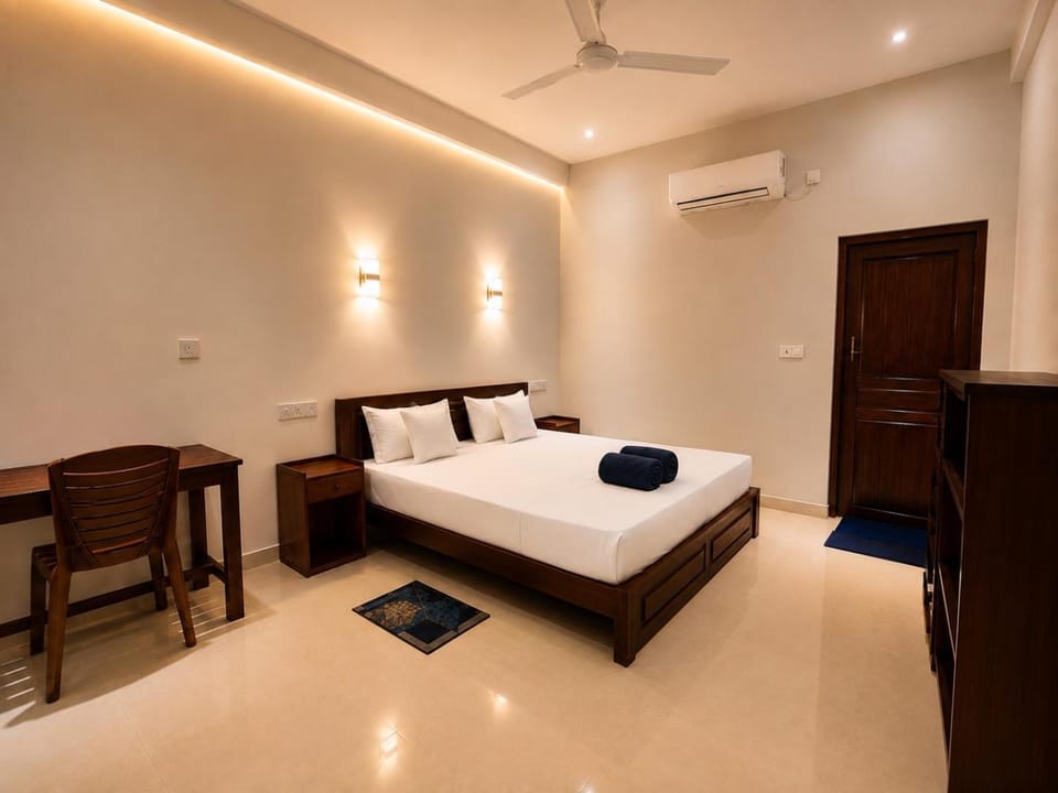 Bed, Photo of the whole room, Seating area, Bedroom, air conditioner