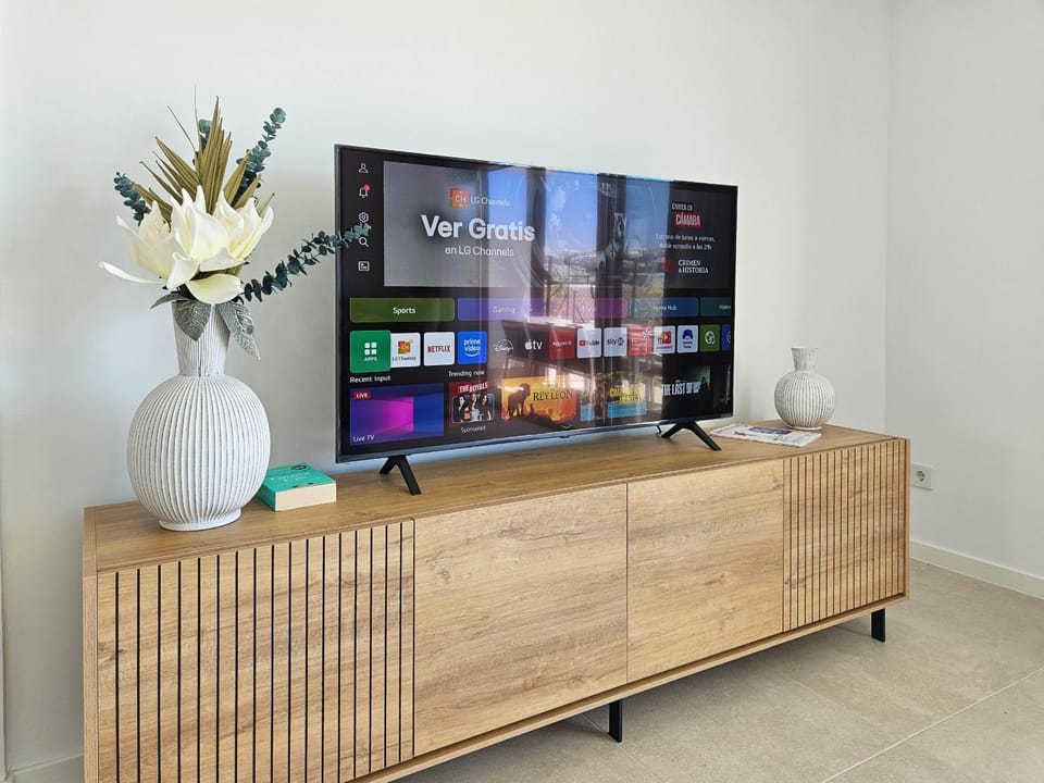 Communal lounge/ TV room, Living room