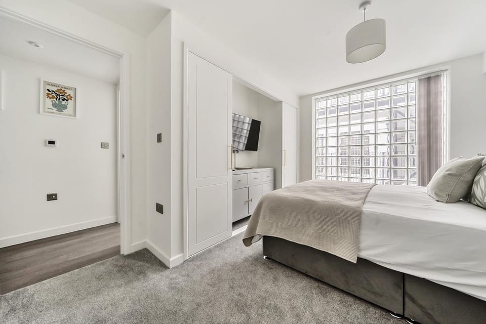 Bed, TV and multimedia, Photo of the whole room, Bedroom, wardrobe