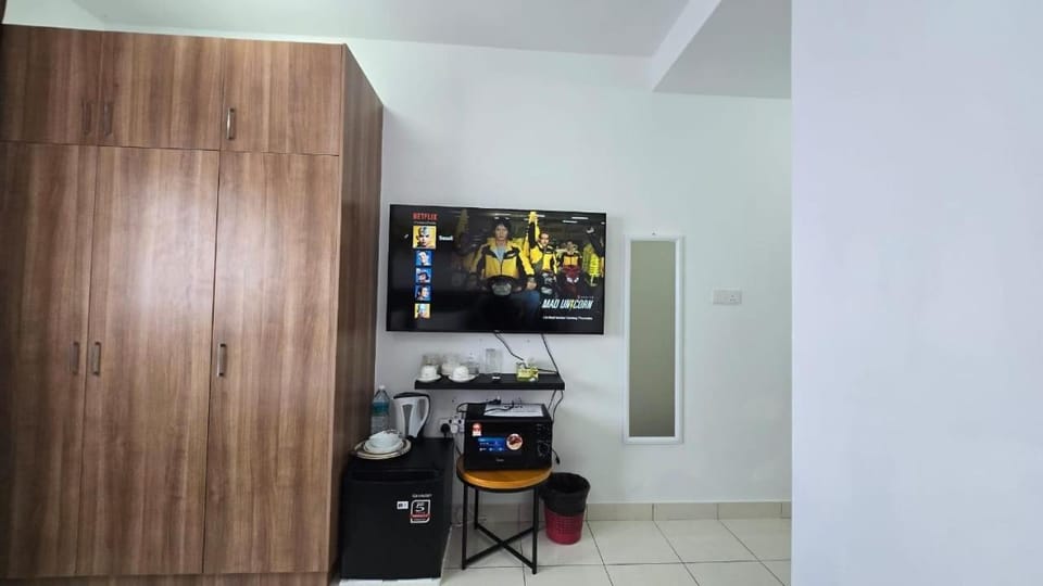 TV and multimedia, wardrobe