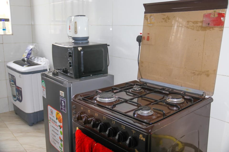 Kitchen or kitchenette, oven