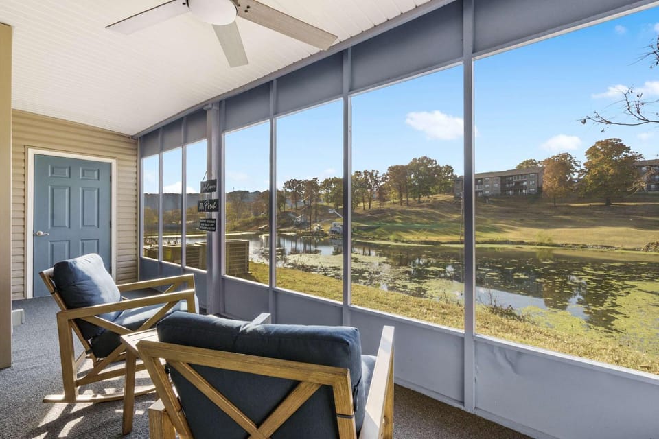 Water's Edge & Golf Course View House in Branson