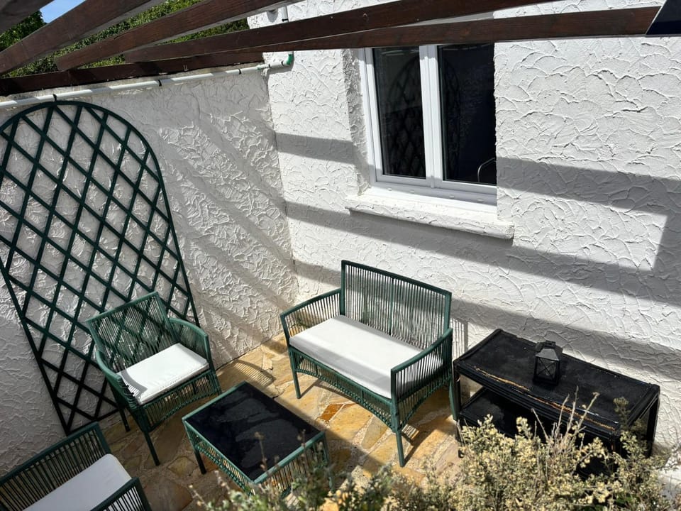 Property building, Location