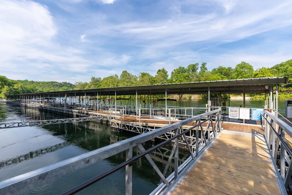 Stunning Water View - Pet Friendly Indoor Pool House in Branson